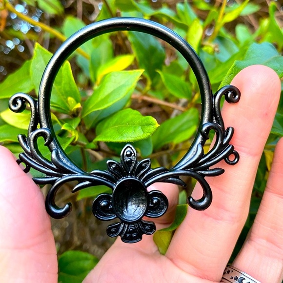 Gothic Victorian Black Hair accessory With hair pin engraved details New - Picture 3 of 5